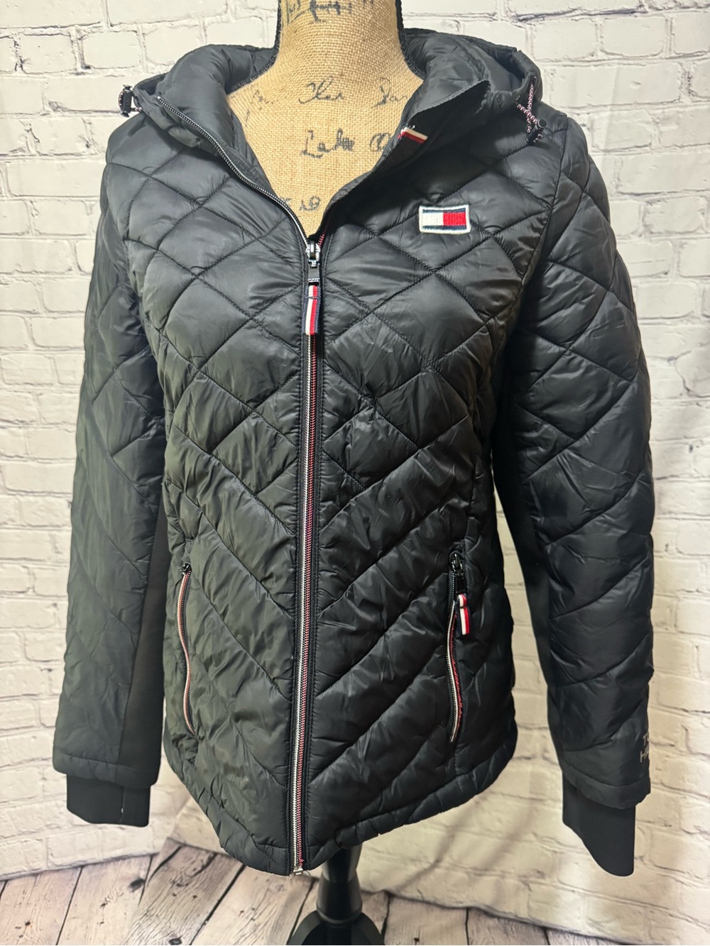 Tommy Hilfiger Black Quilted Hooded Jacket zip pockets, thumb holes